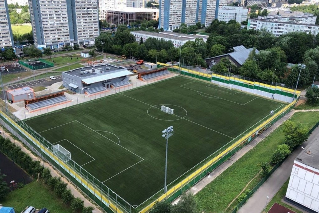 футбольшое поле в Ясенево.jpg
