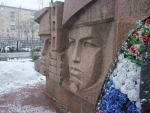 Памятник "губкинцам", погибшим в 1941-1945 гг. на территории инстиута им Губкина на Ленинском проспекте